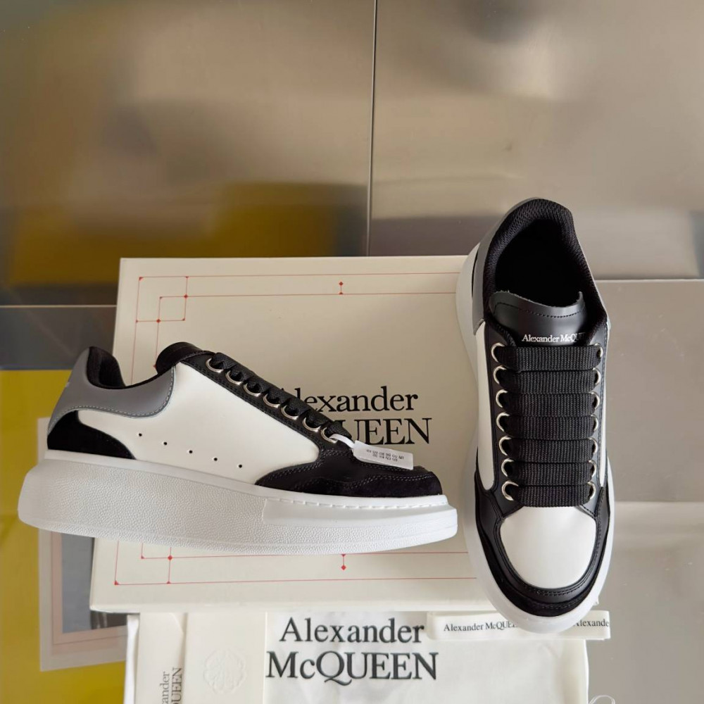 Alexander McQueen Oversized Sneaker Alexander McQueen Oversized Sneaker