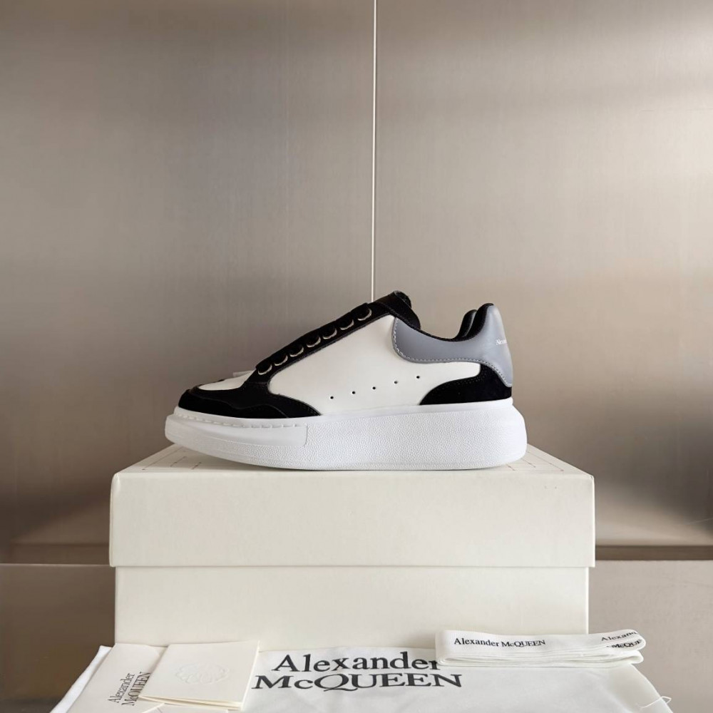 Alexander McQueen Oversized Sneaker Alexander McQueen Oversized Sneaker