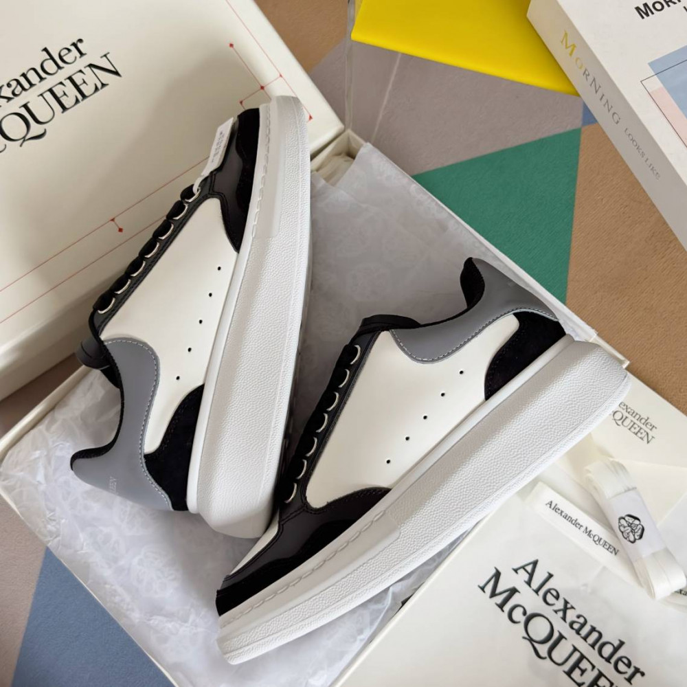 Alexander McQueen Oversized Sneaker Alexander McQueen Oversized Sneaker