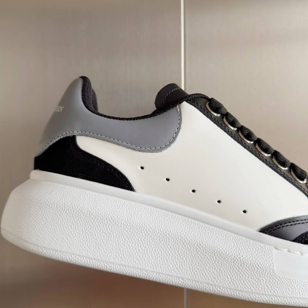 Alexander McQueen Oversized Sneaker Alexander McQueen Oversized Sneaker