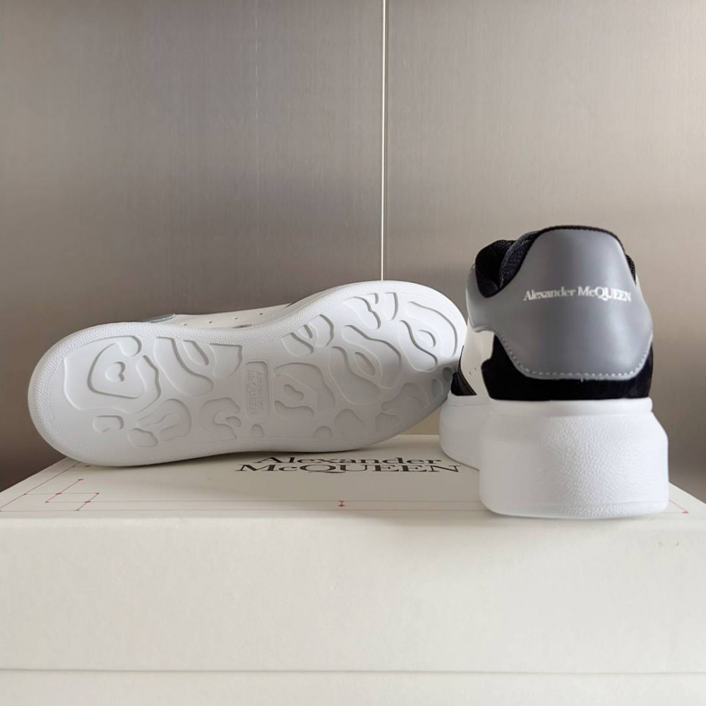 Alexander McQueen Oversized Sneaker Alexander McQueen Oversized Sneaker