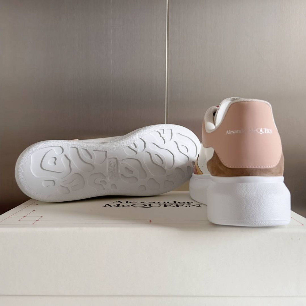 Alexander McQueen Oversized Sneaker Alexander McQueen Oversized Sneaker