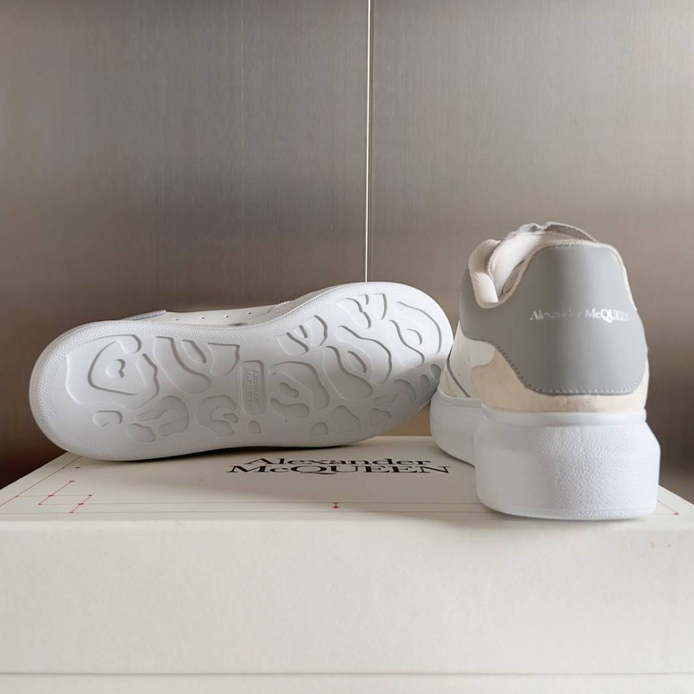 Alexander McQueen Oversized Sneaker Alexander McQueen Oversized Sneaker