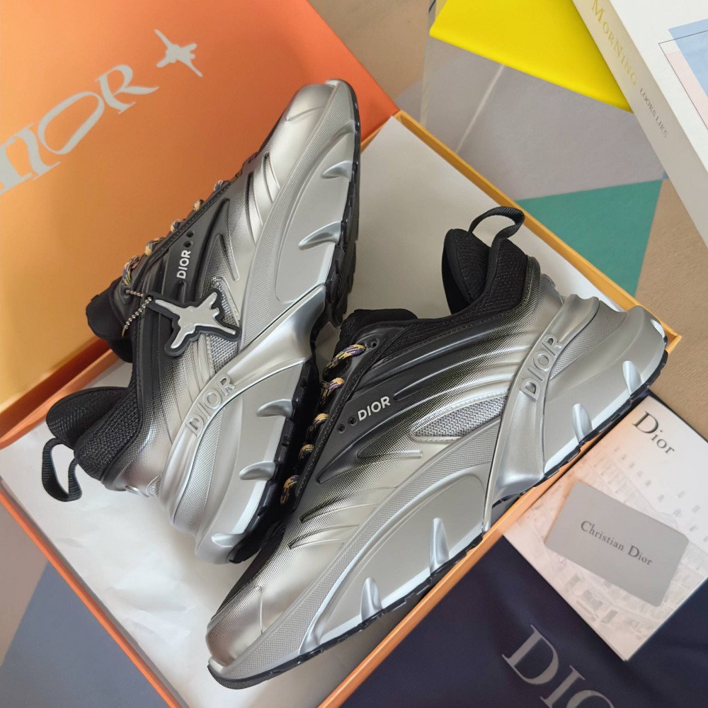 DIOR AND LEWIS HAMILTON B44 Blade Sneaker – LIMITED AND NUMBERED EDITION DIOR AND LEWIS HAMILTON B44 Blade Sneaker – LIMITED AND NUMBERED EDITION