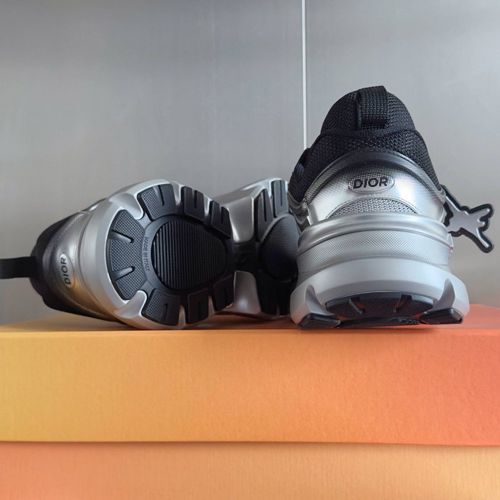 DIOR AND LEWIS HAMILTON B44 Blade Sneaker – LIMITED AND NUMBERED EDITION DIOR AND LEWIS HAMILTON B44 Blade Sneaker – LIMITED AND NUMBERED EDITION