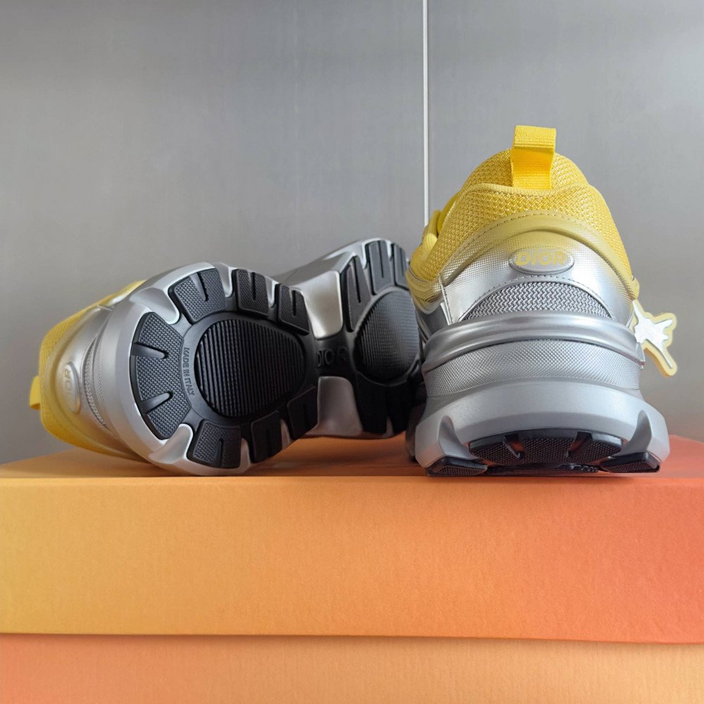 DIOR AND LEWIS HAMILTON B44 Blade Sneaker – LIMITED AND NUMBERED EDITION DIOR AND LEWIS HAMILTON B44 Blade Sneaker – LIMITED AND NUMBERED EDITION