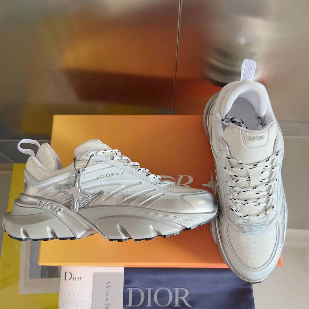 DIOR AND LEWIS HAMILTON B44 Blade Sneaker – LIMITED AND NUMBERED EDITION DIOR AND LEWIS HAMILTON B44 Blade Sneaker – LIMITED AND NUMBERED EDITION