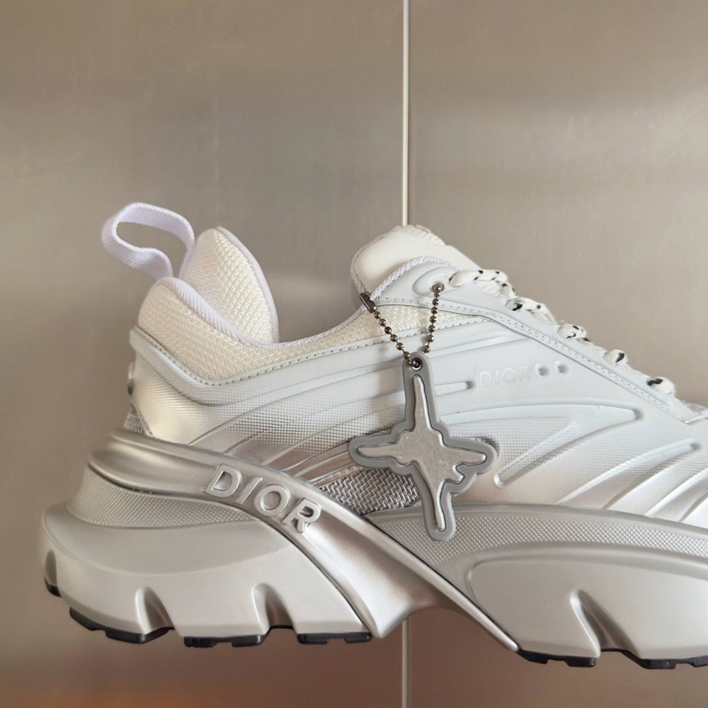 DIOR AND LEWIS HAMILTON B44 Blade Sneaker – LIMITED AND NUMBERED EDITION DIOR AND LEWIS HAMILTON B44 Blade Sneaker – LIMITED AND NUMBERED EDITION