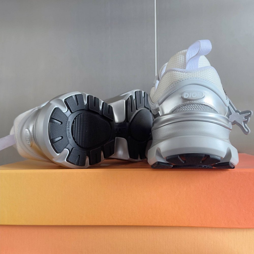 DIOR AND LEWIS HAMILTON B44 Blade Sneaker – LIMITED AND NUMBERED EDITION DIOR AND LEWIS HAMILTON B44 Blade Sneaker – LIMITED AND NUMBERED EDITION