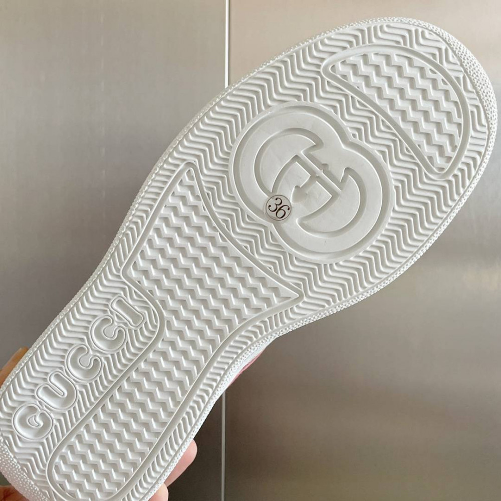 Gucci Chunky B-8 Gucci Chunky B-8