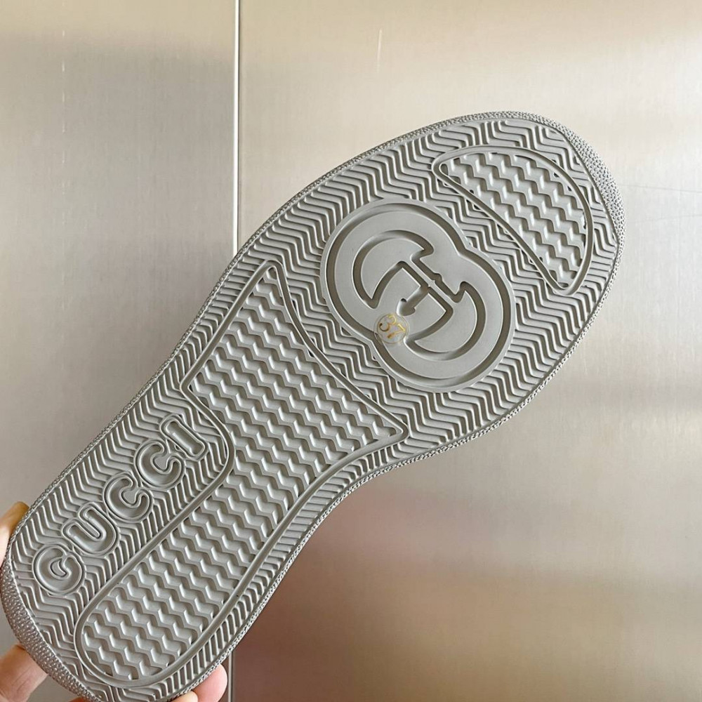 Gucci Chunky B-9 Gucci Chunky B-9