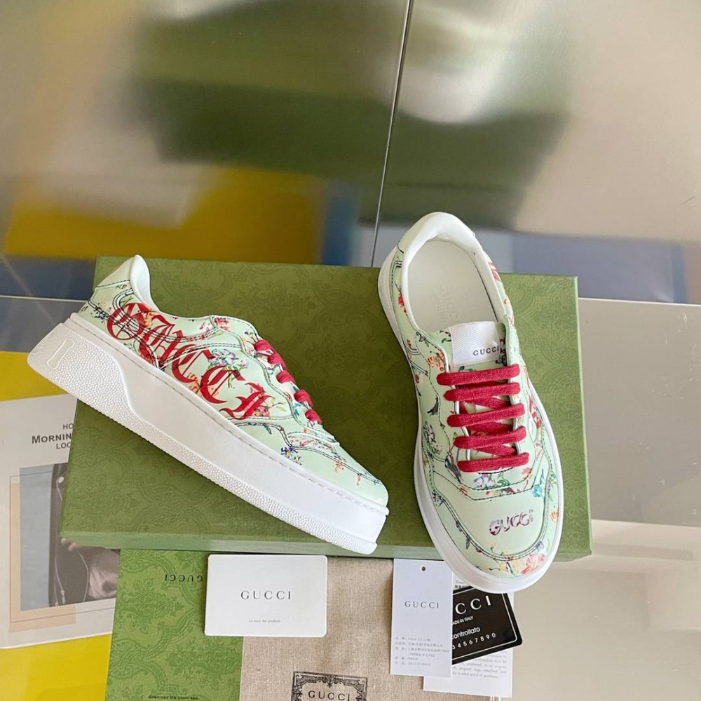 Gucci Chunky B-11 Gucci Chunky B-11
