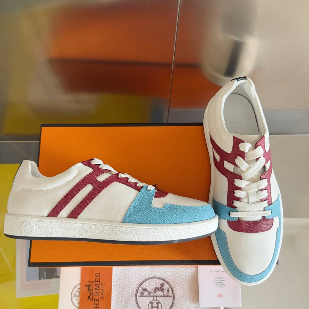 Boomerang sneaker