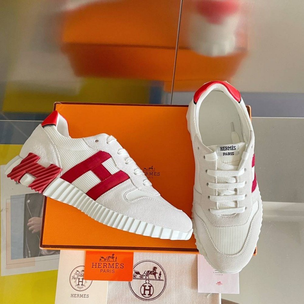 Bouncing Sneaker