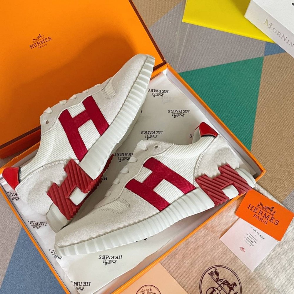 Bouncing Sneaker