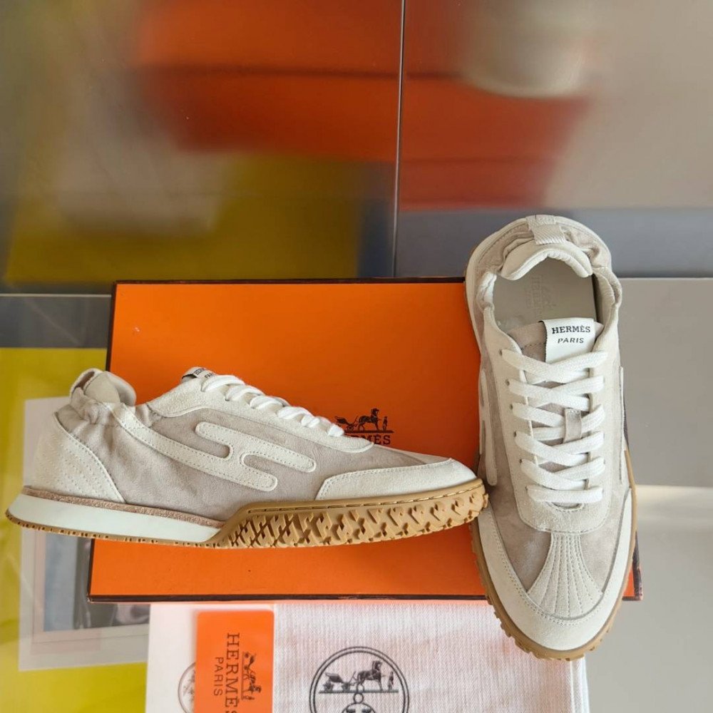 Jet Sneaker
