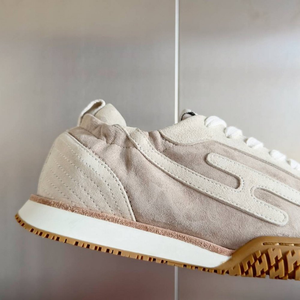 Jet Sneaker