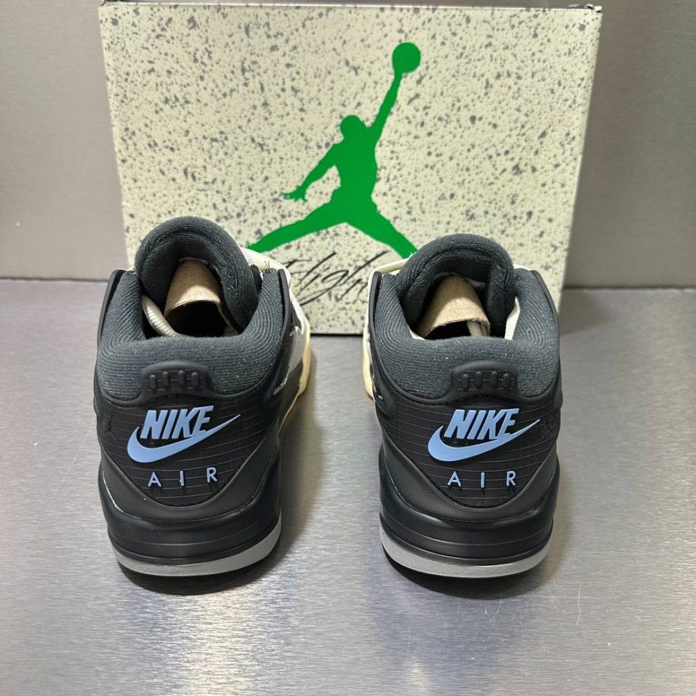 Air Jordan 4 RM  Black Light Bone