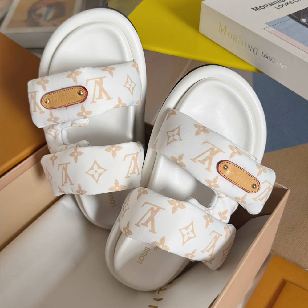LV Pool Pillow Comfort-1 LV Pool Pillow Comfort-1