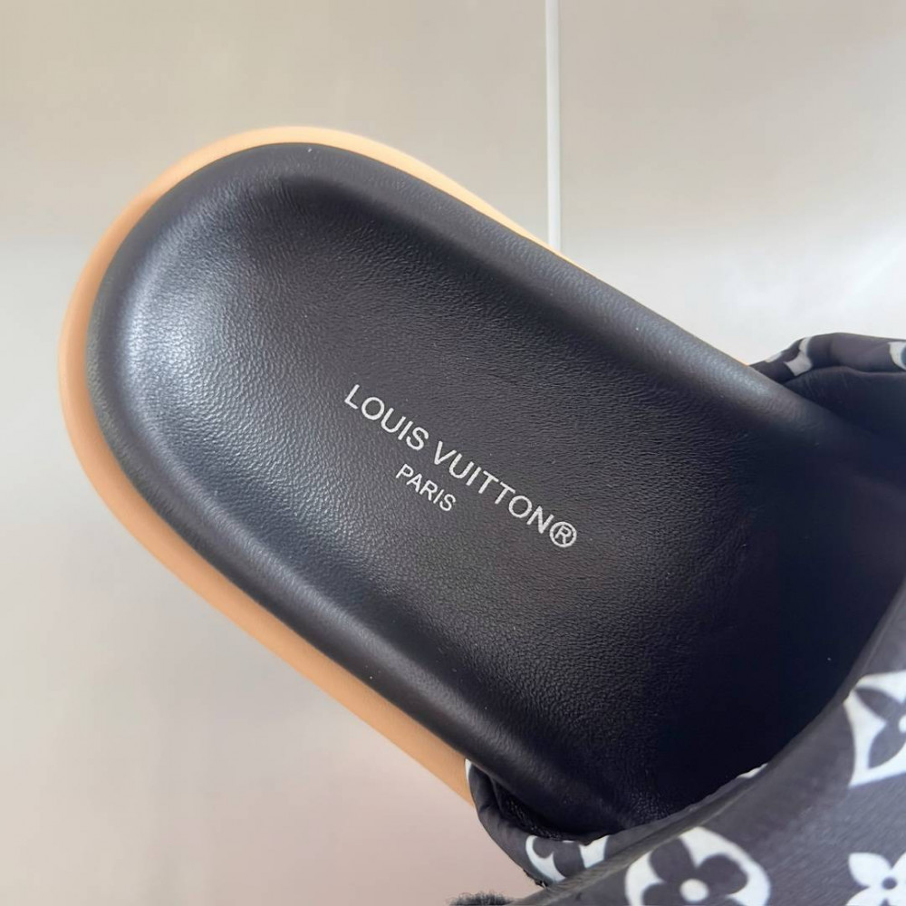 LV Pool Pillow Comfort-7 LV Pool Pillow Comfort-7