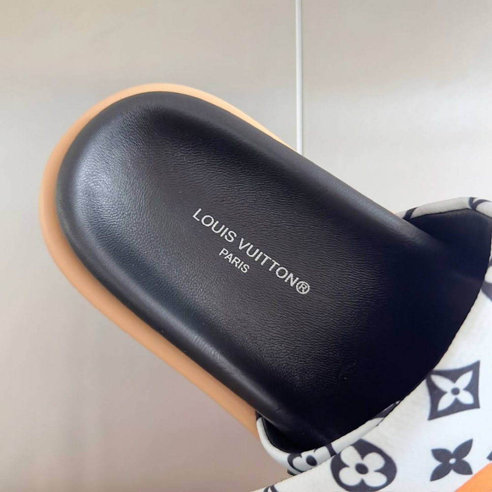 LV Pool Pillow Comfort-8 LV Pool Pillow Comfort-8