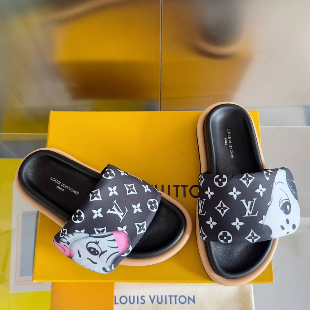 LV Pool Pillow Comfort-10