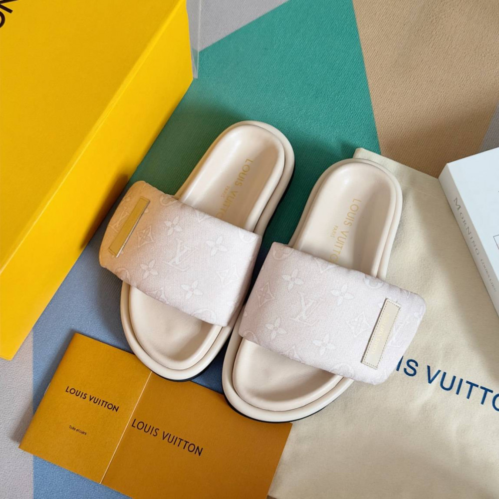 LV Pool Pillow Comfort-15