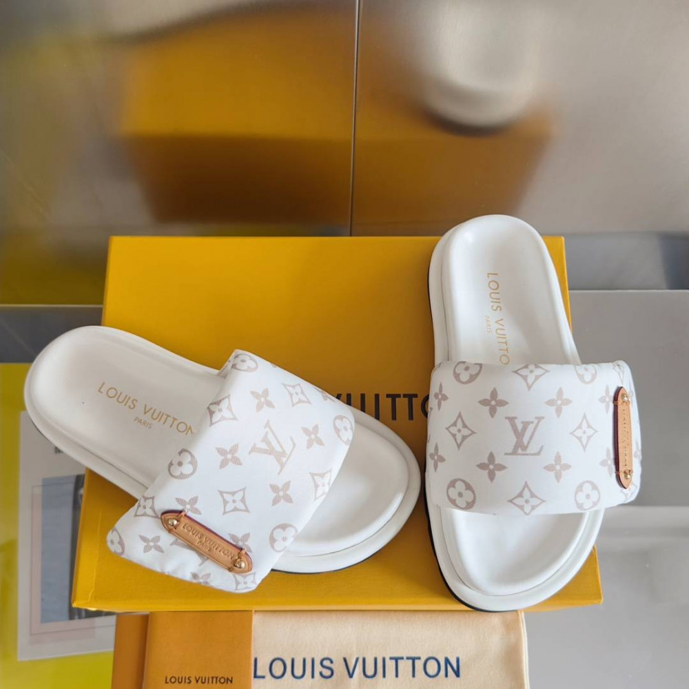 LV Pool Pillow Comfort-17 LV Pool Pillow Comfort-17