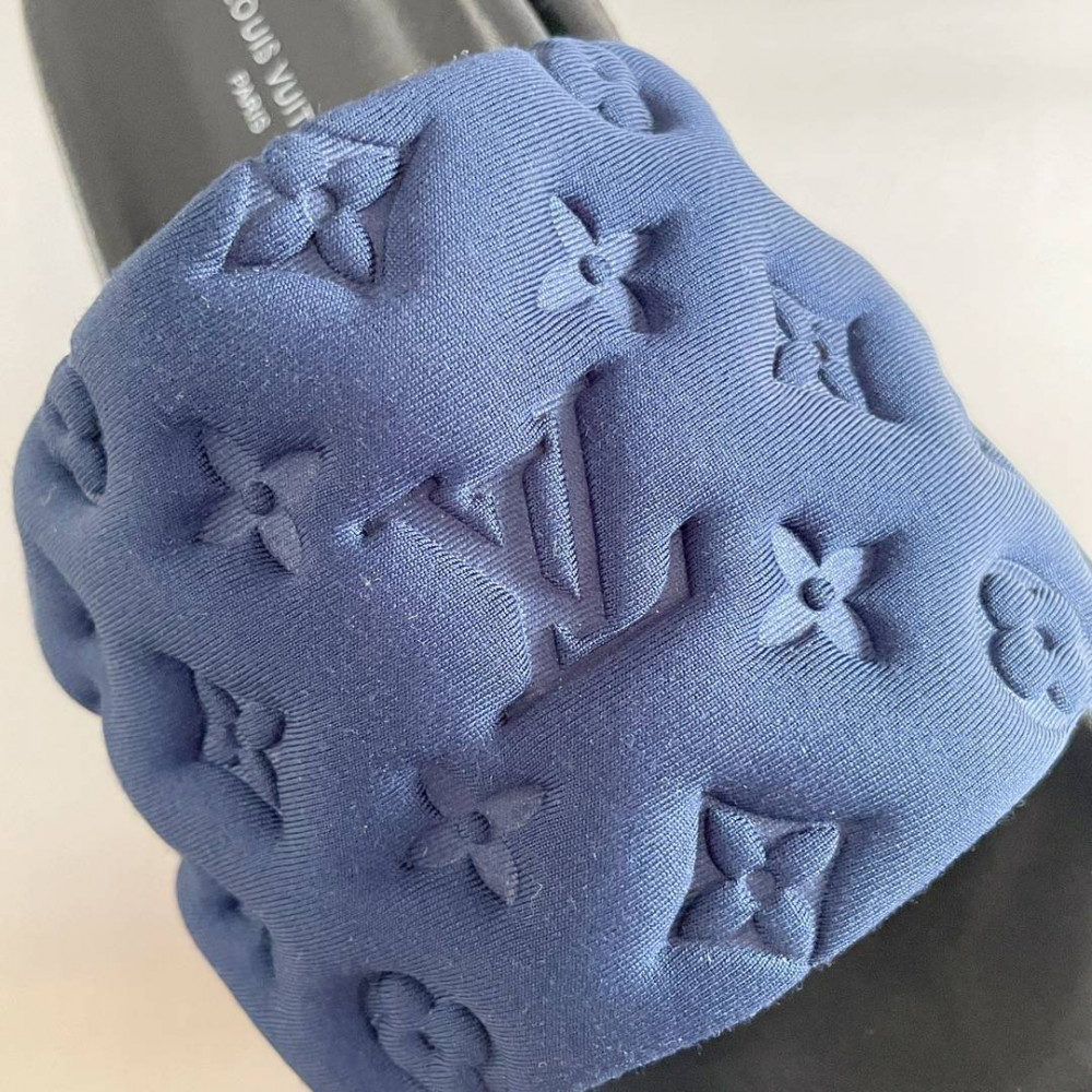 LV Pool Pillow Comfort-26