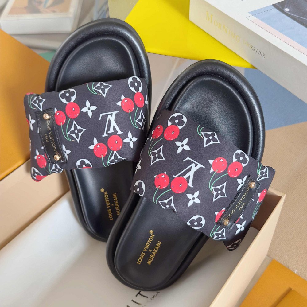 LV X Takashi Murakami  Pool Pillow Comfort
