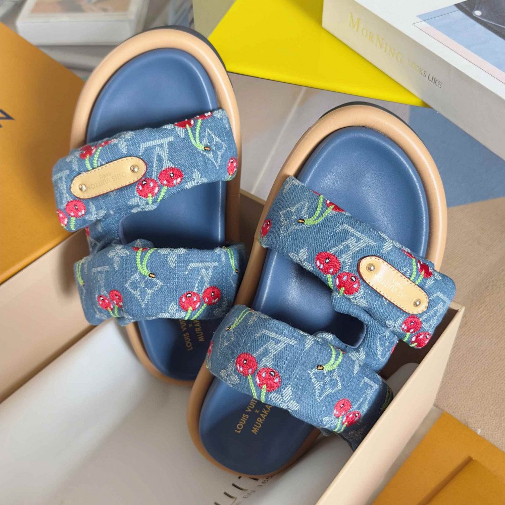 LV X Takashi Murakami  Pool Pillow Comfort