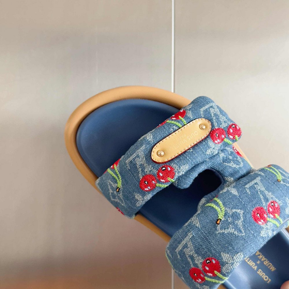 LV X Takashi Murakami  Pool Pillow Comfort