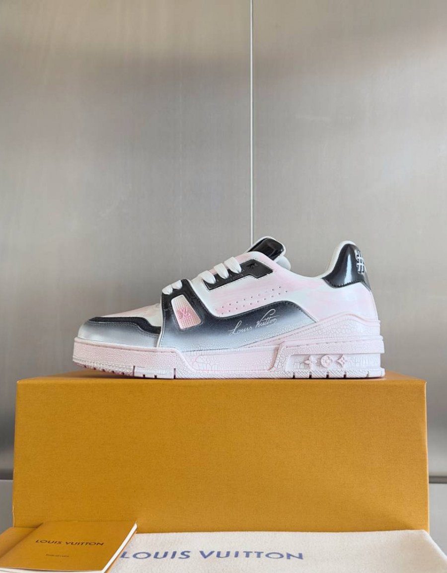 LV Trainer Wipe Color Black/Light Pink