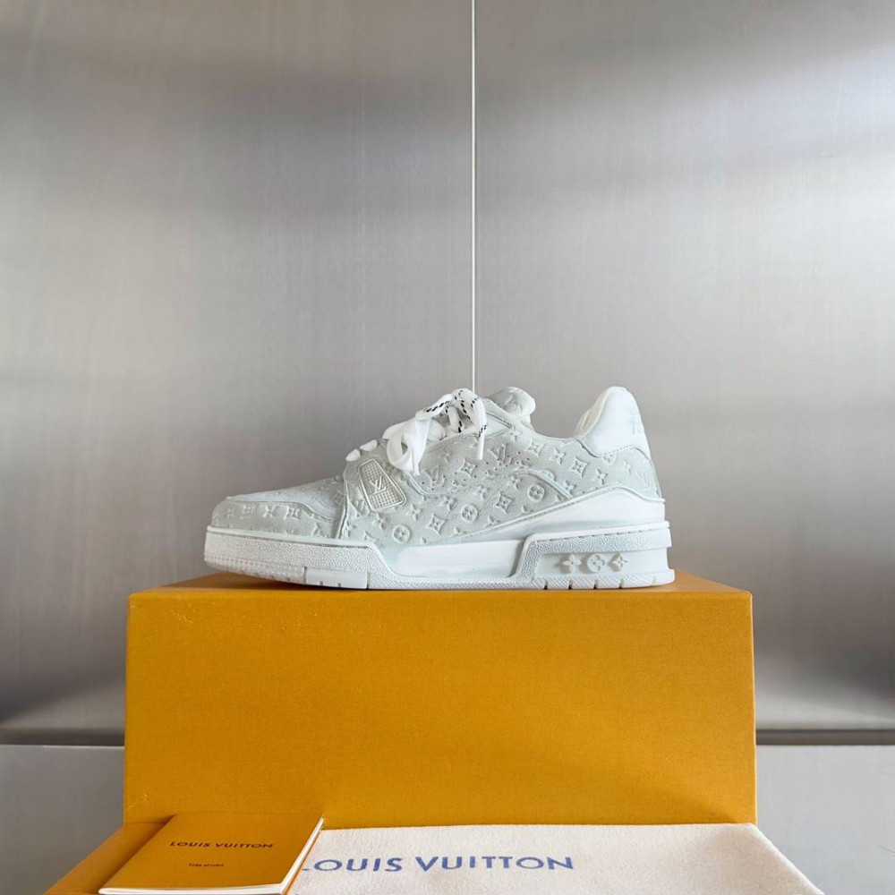 LV Trainer Wipe Color Gray Print-007