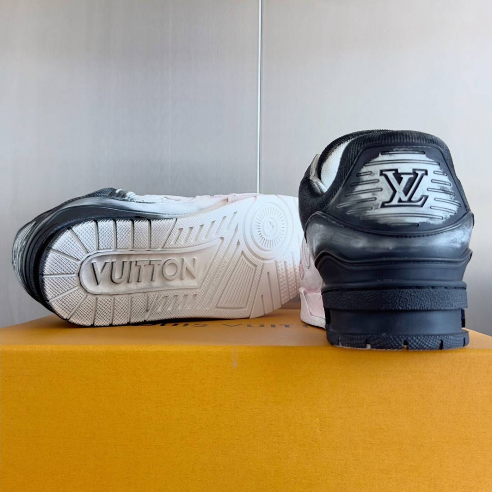 LV Trainer Wipe Color Black/Pink and White-015 LV Trainer Wipe Color Black/Pink and White-015