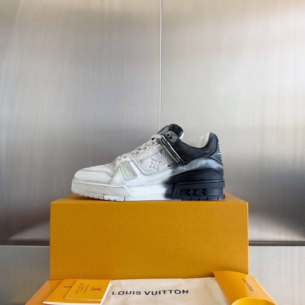 LV Trainer Wipe Color Black and White Print-016 LV Trainer Wipe Color Black and White Print-016