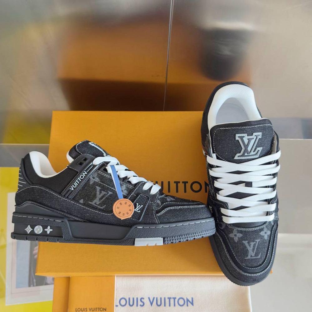 LV Trainer Black-001 LV Trainer Black-001