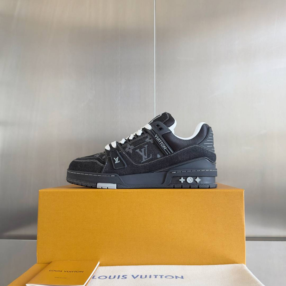 LV Trainer Black-001 LV Trainer Black-001