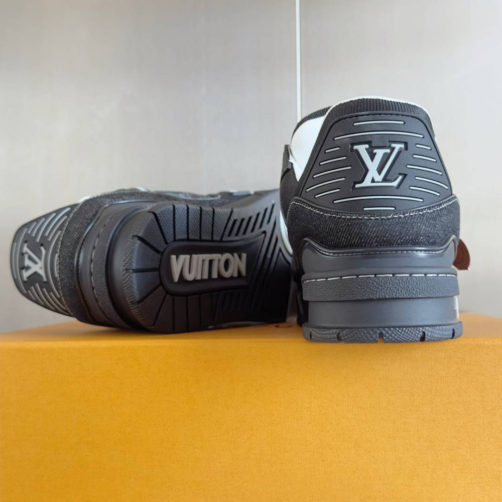 LV Trainer Black-001 LV Trainer Black-001