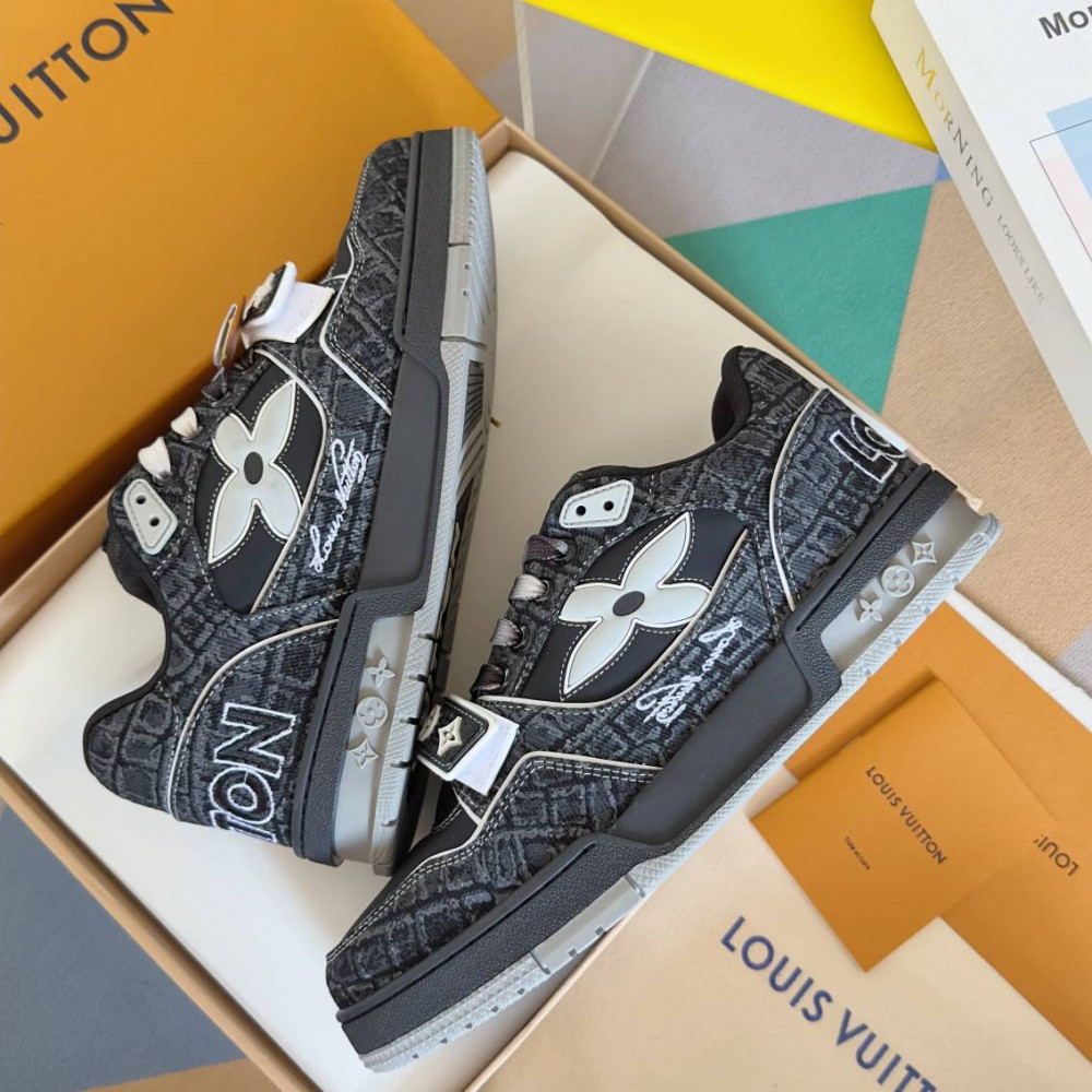 LV Trainer Sneaker Black-012 LV Trainer Sneaker Black-012