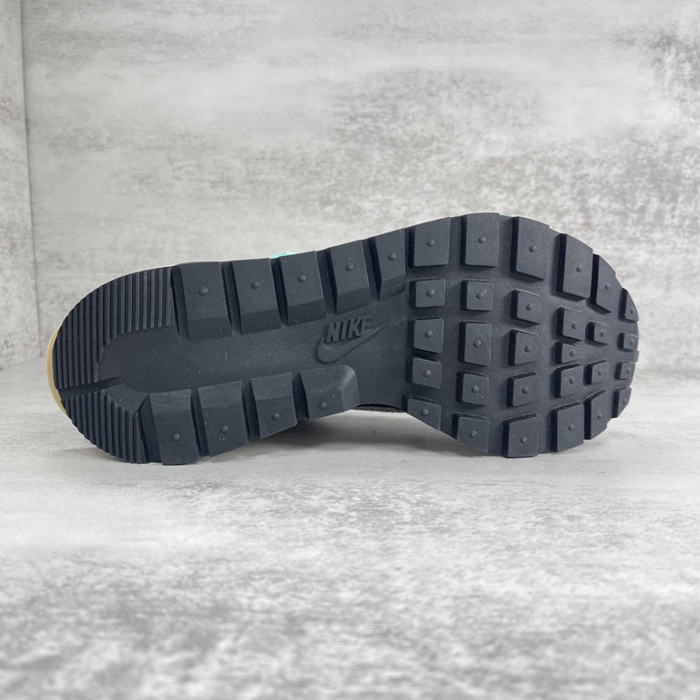 sacai x Nike VaporWaffle