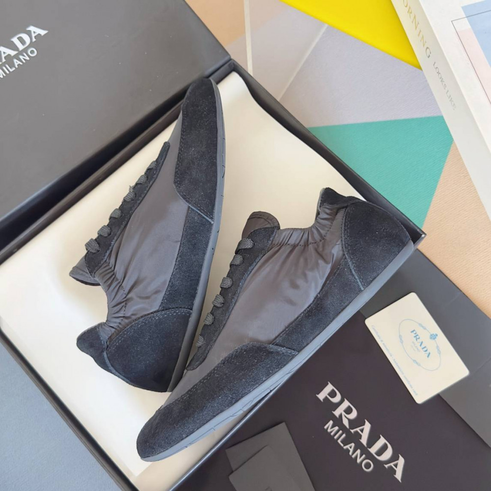 Prada Collapse