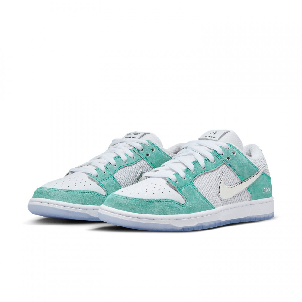 Nike x APRIL SKATEBOARDS SB Dunk Low Turbo Green FD2562-400 Nike x APRIL SKATEBOARDS SB Dunk Low Turbo Green FD2562-400