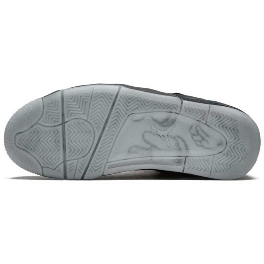 Air Jordan 4 Retro x KAWS Black 930155-001 Air Jordan 4 Retro x KAWS Black 930155-001