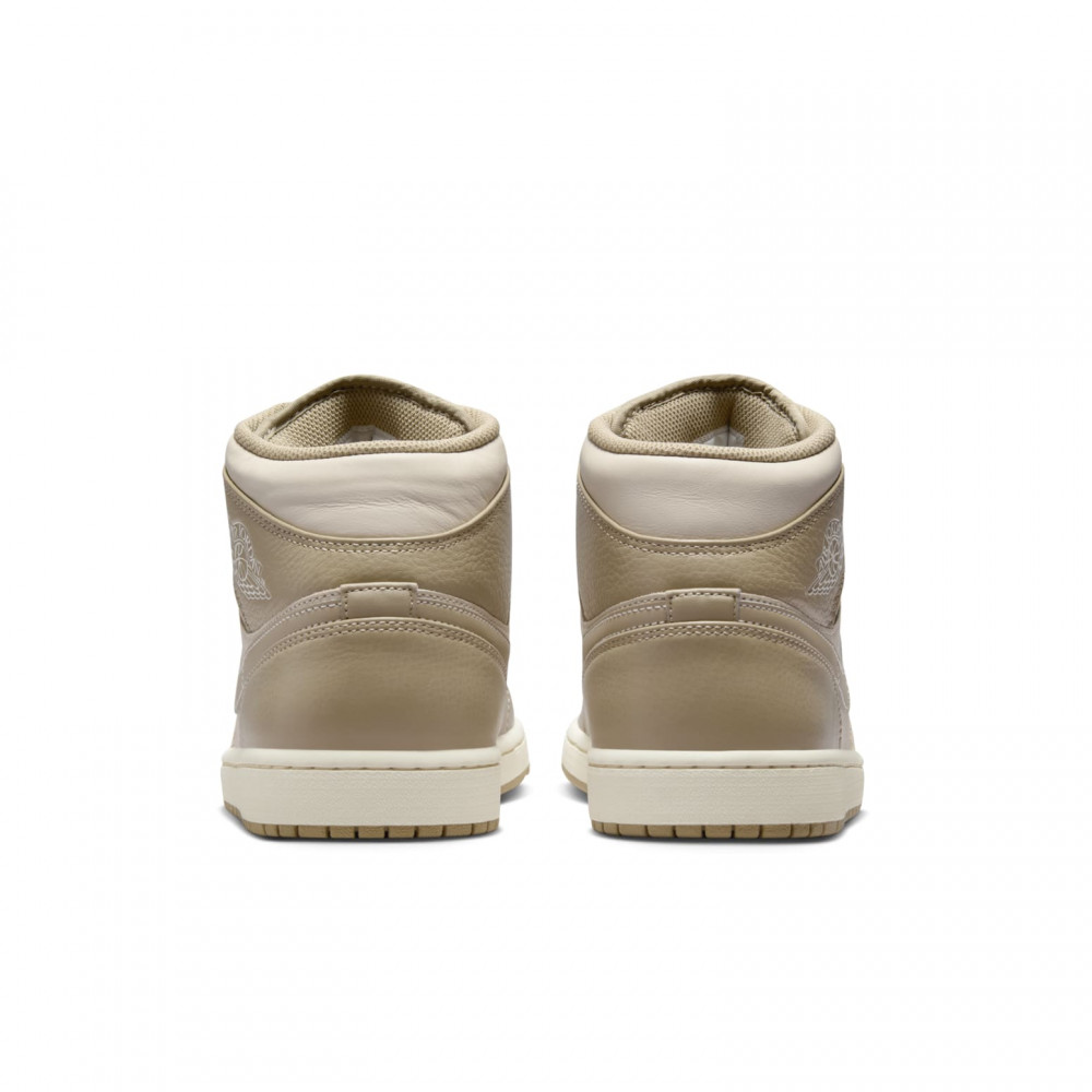 Air Jordan 1 Mid Legend Light Brown HF4830-203 Air Jordan 1 Mid Legend Light Brown HF4830-203