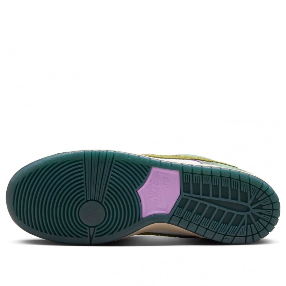Nike x Alexis Sablone SB Dunk Low Chameleon HJ3386-300 Nike x Alexis Sablone SB Dunk Low Chameleon HJ3386-300
