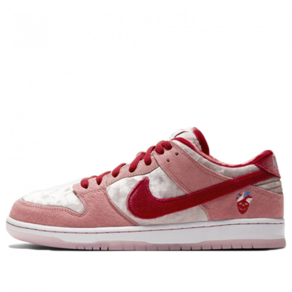 Nike x StrangeLove SB Dunk Low Valentine s Day CT2552-800 Nike x StrangeLove SB Dunk Low Valentine s Day CT2552-800
