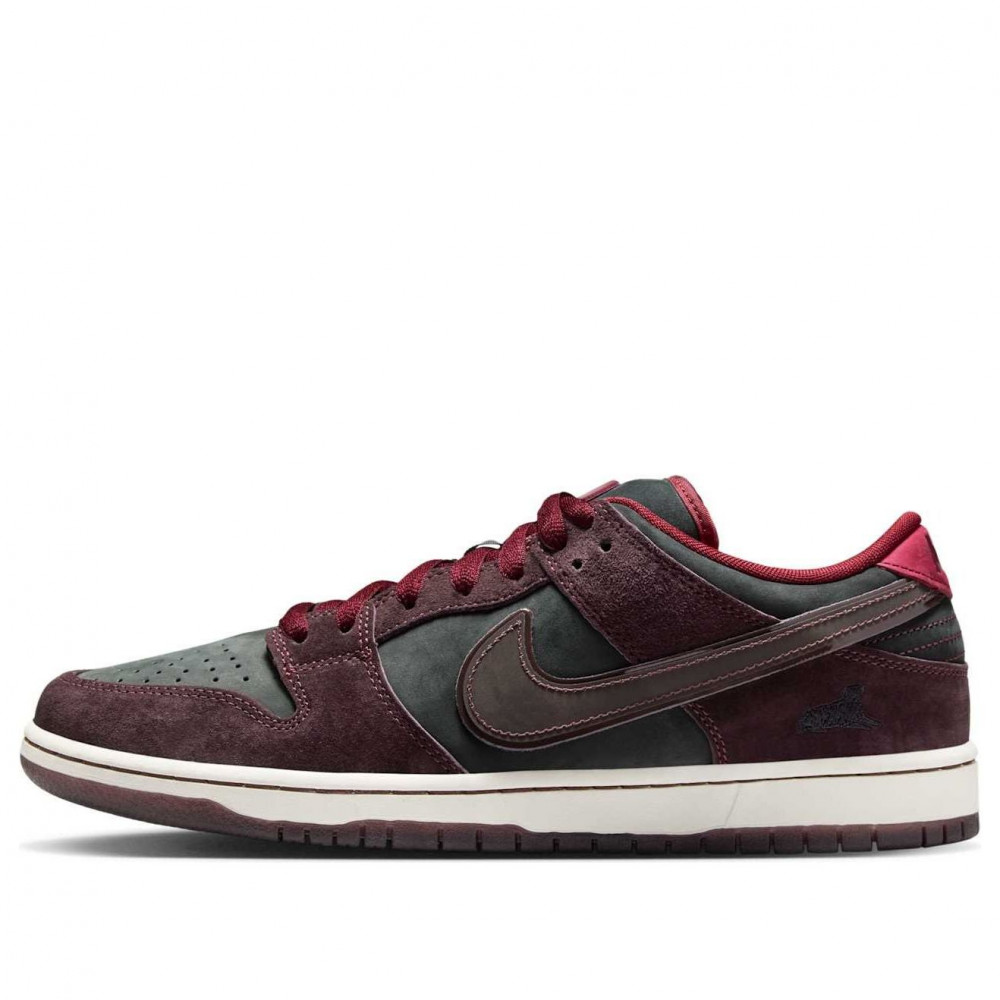 Nike x Riot Skateshop SB Dunk Low Mahogany Dark Beetroot FZ1289-200 Nike x Riot Skateshop SB Dunk Low Mahogany Dark Beetroot FZ1289-200