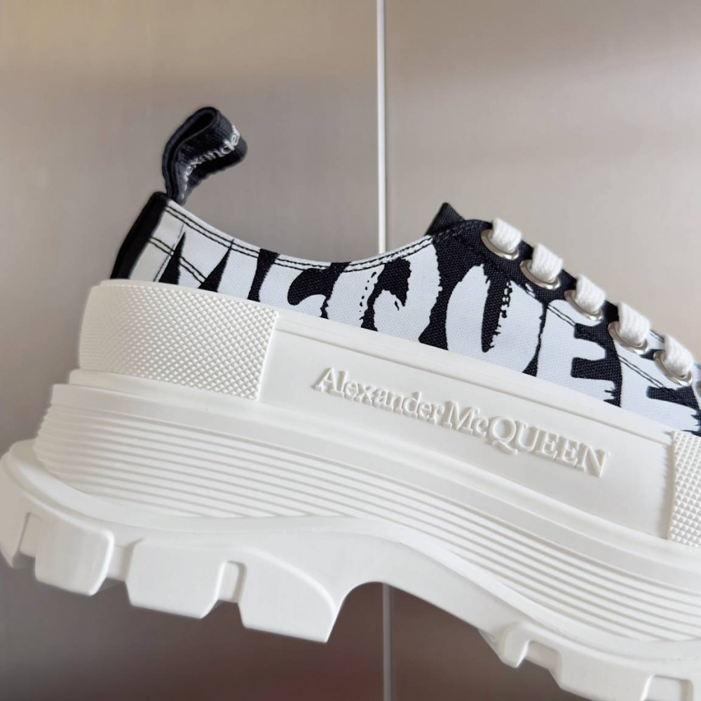 Alexander McQueen Tread Slick Alexander McQueen Tread Slick